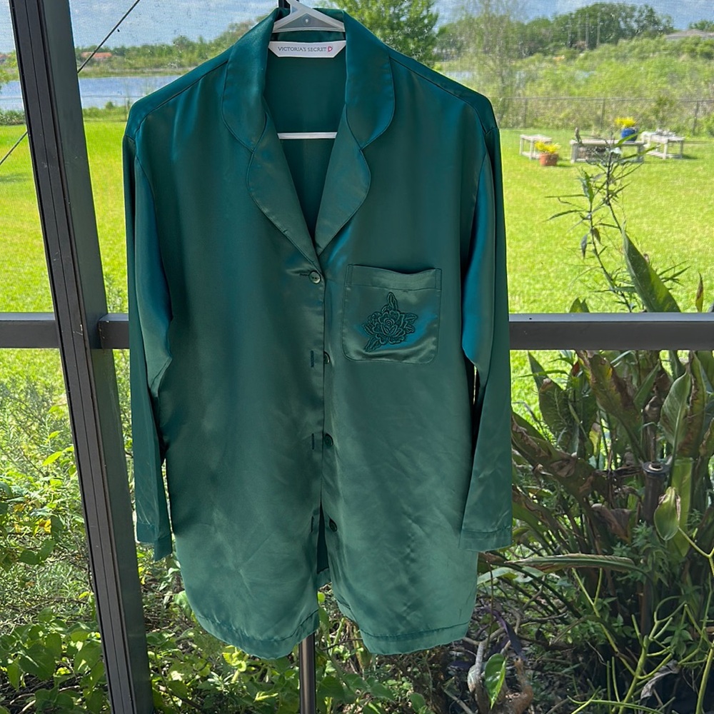 Vintage Victoria's Secret VS gold label night sleep shirt satin green size S
